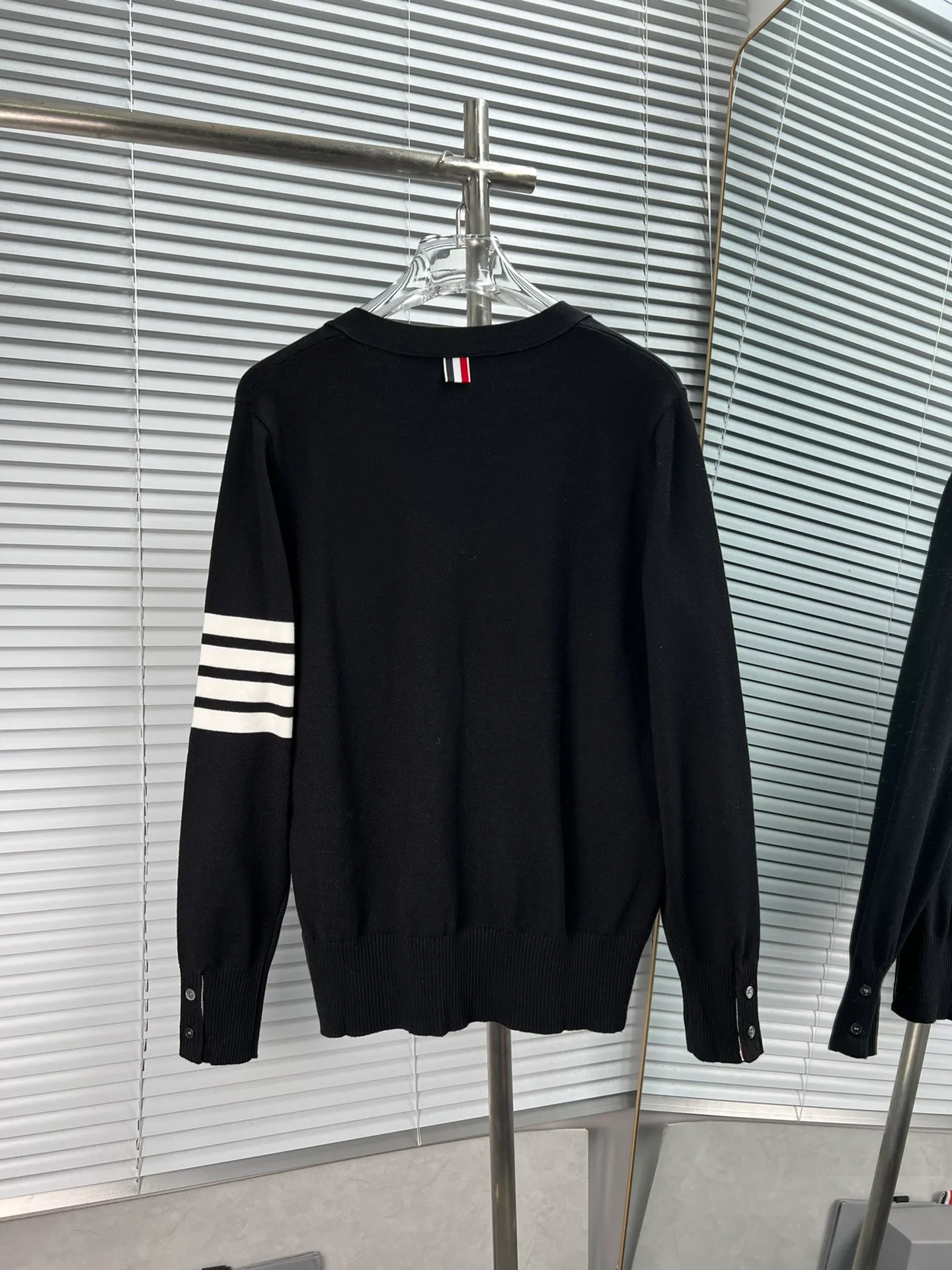 THOM BROWNE Series❄️ ， ， ， ！ ， ， 🌞 ， ， ， ， 🈵️。 ， ， ➕ ， 💎！ Sizes：1.2.3.4 ：White Black Gray Blue